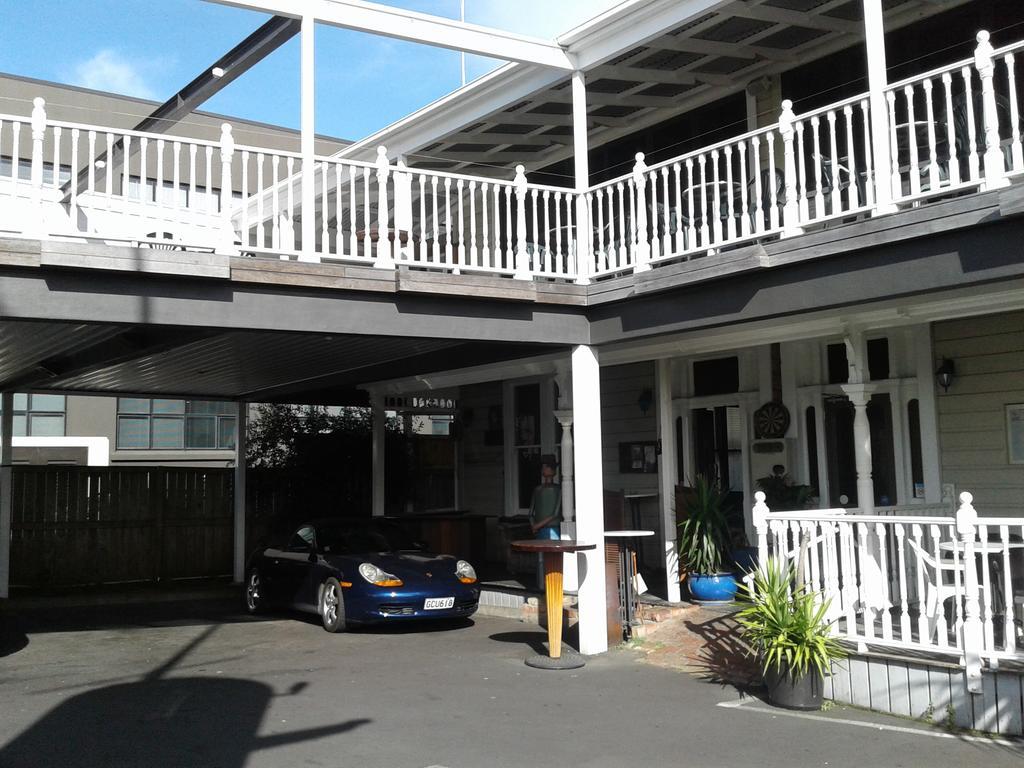 Shooters Saloon Hotel & Cabins Auckland Exterior foto